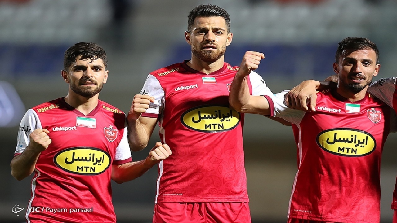 پورعلی گنجی: با همه مشکلات قهرمان نیم فصل شدیم/ تا پایان فصل در پرسپولیس می‌مانم