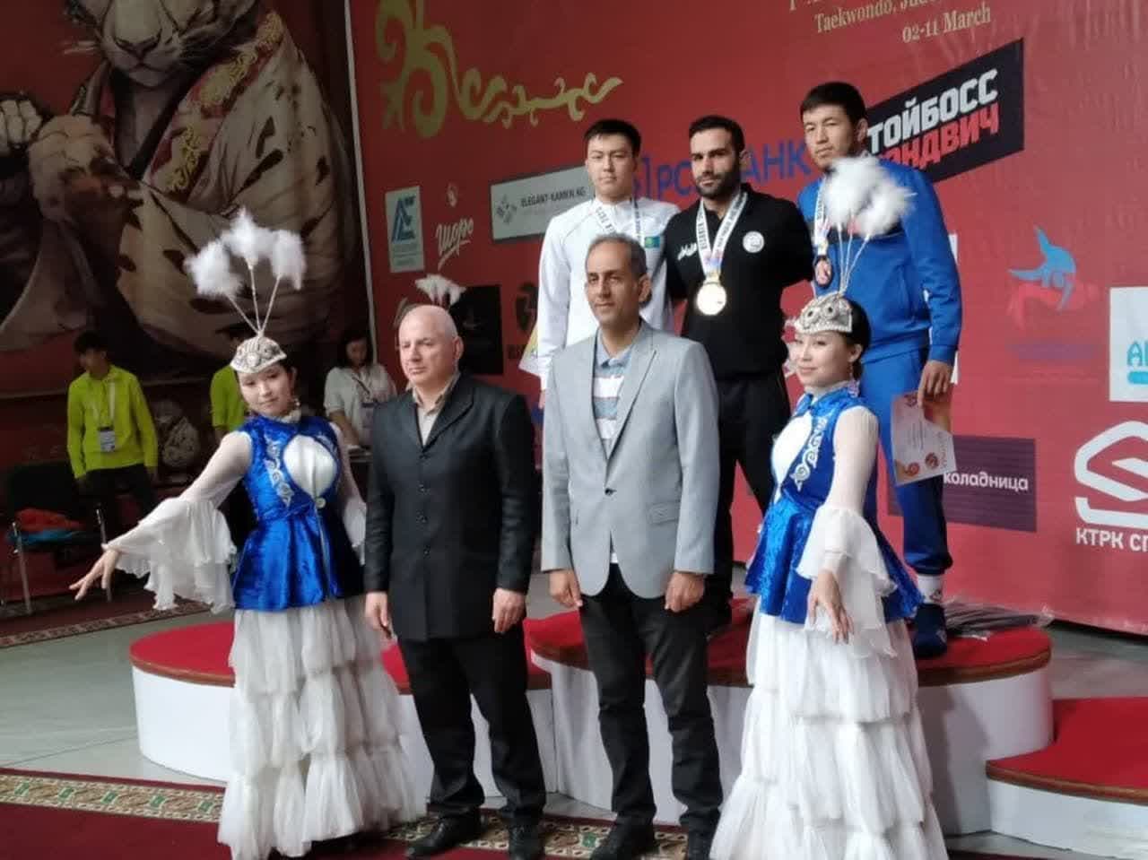 حسین نوری کشتی‌گیر ناشنوای اردبیل طلایی شد