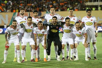 عکس| جیمی‌جامپ استقلالی وسط بازی پرسپولیس!