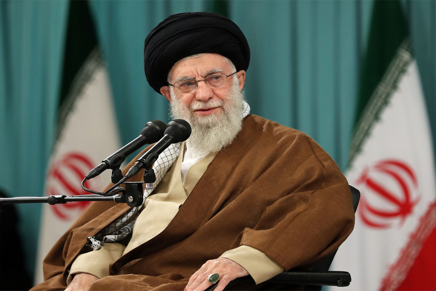 رهبر انقلاب: ایران قوی باید ورزش قوی داشته باشد/ ورزشکاران هویت ملت ایران را در مقابل چشم صدها میلیون تماشاگر نشان دادند