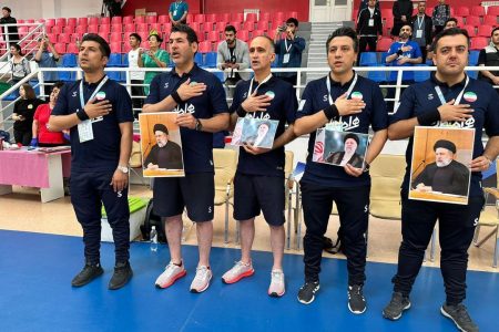 اهدای جام قهرمانی هاکی آسیا به روح رئیس جمهور شهید و همراهان