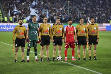 عکس‌| دربی استقلال و پرسپولیس در یک زمین متفاوت!