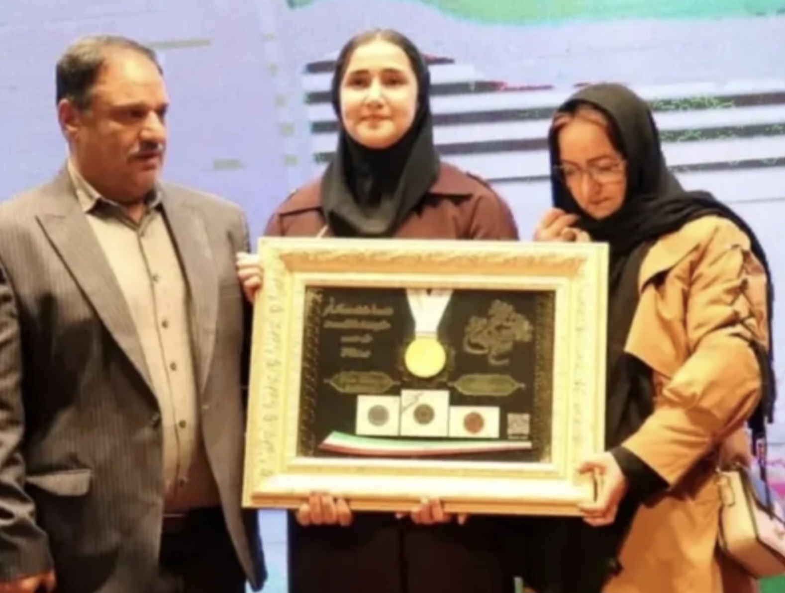 اهدای مدال قهرمان هانمادانگ برای آزادی زندانیان جرایم غیر عمد