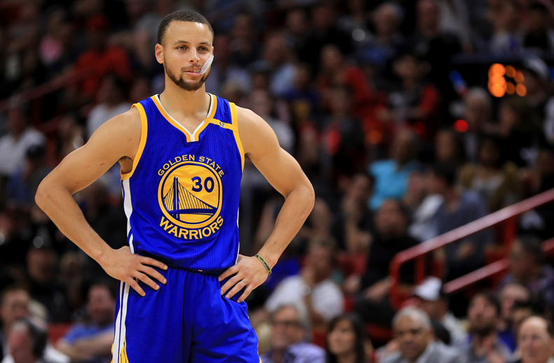اولین بازیکن تاریخ NBA با ۴ هزار پرتاب ۳ امتیازی!