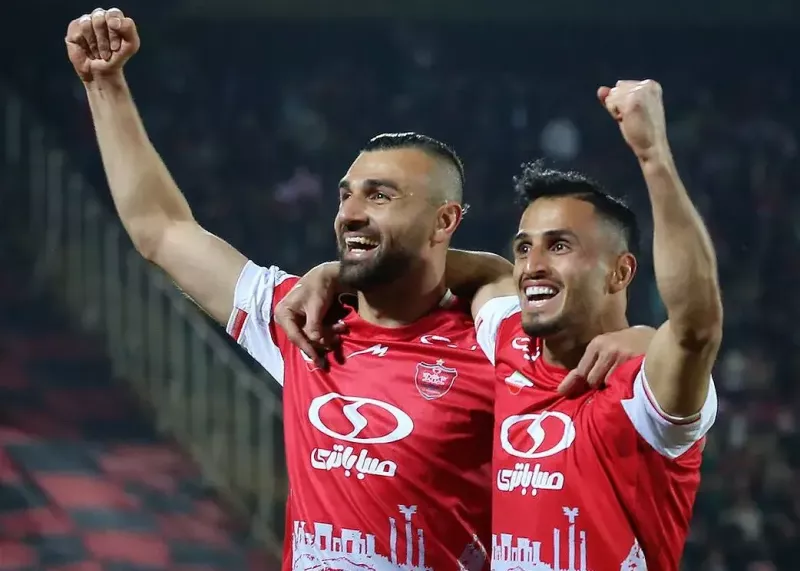 سردار دورسون با ضربه‌ای دقیق خیال پرسپولیس را در ورزشگاه آزادی راحت کرد.